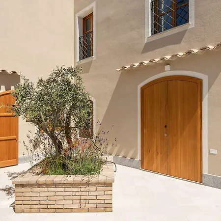 Italianway - Della Meridiana * Pula