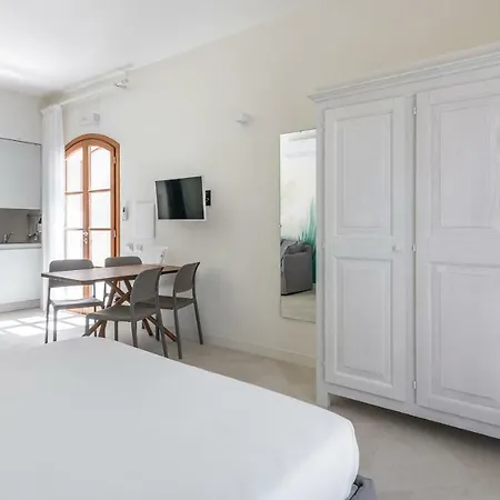Italianway - Della Meridiana Apartament